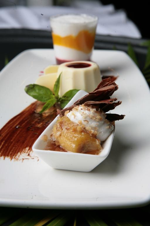 Cardiff Hotel And Spa Runaway Bay Εξωτερικό φωτογραφία