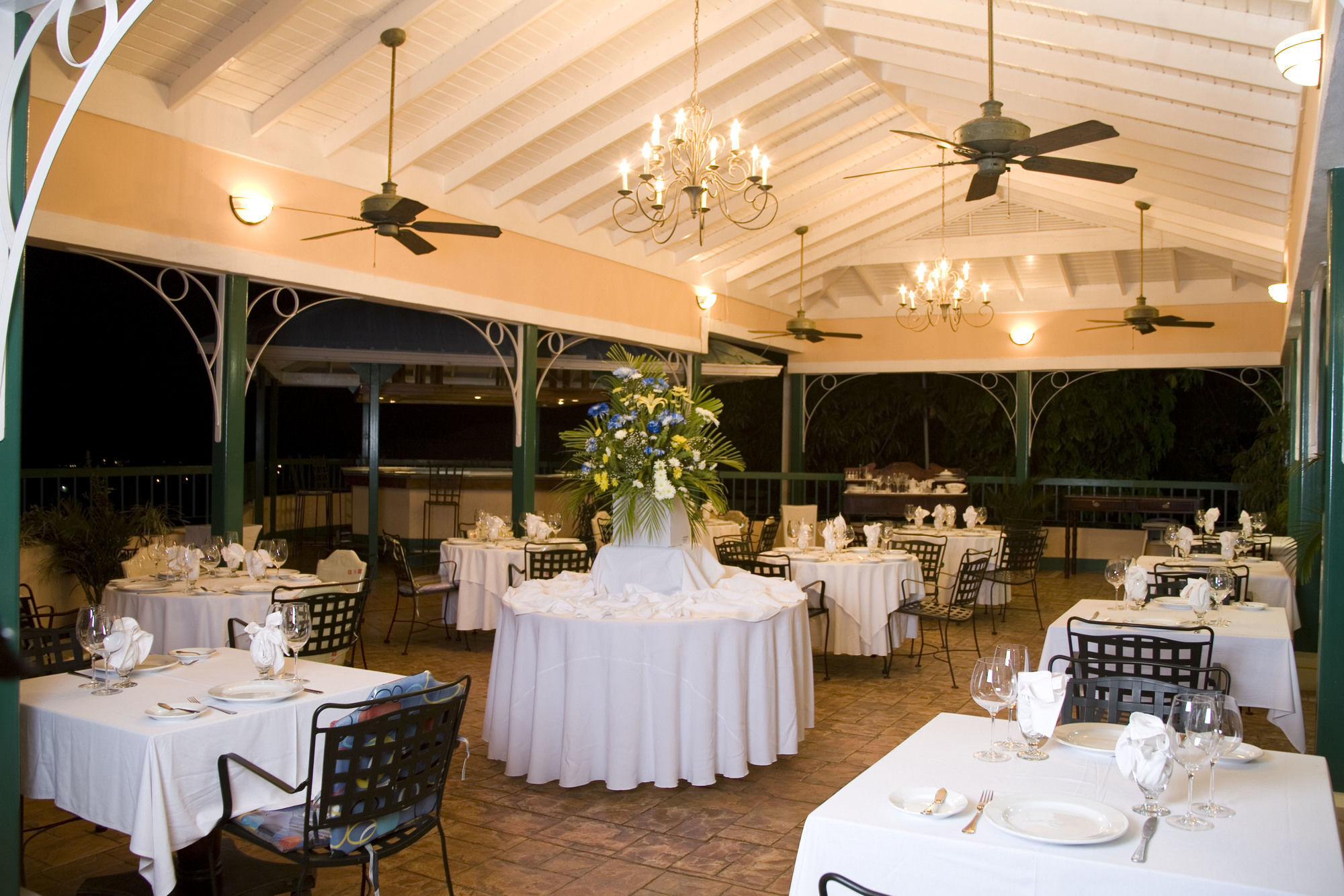 Cardiff Hotel And Spa Runaway Bay Εξωτερικό φωτογραφία